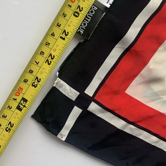 Boutique Moschino Olive Oyl Silk Scarf - Picture 6 of 7